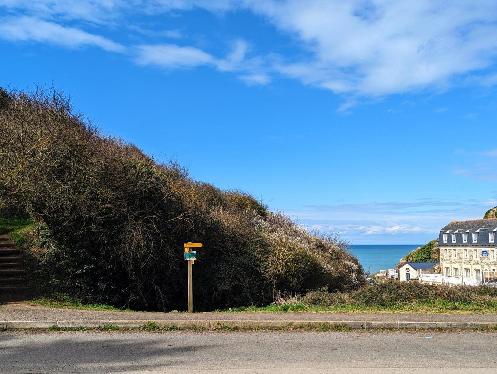 Appart Vue Mer-Au Pied Du Chemin De Randonnee " Bassan" Planguenoual Exterior photo